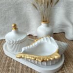 لون ذهبي وفضي للحواف